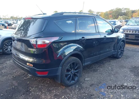 2017 Ford Escape Titanium из США, поврежденный, VIN 1FMCU9J9XHUE81944